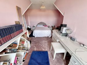 Bedroom- click for photo gallery